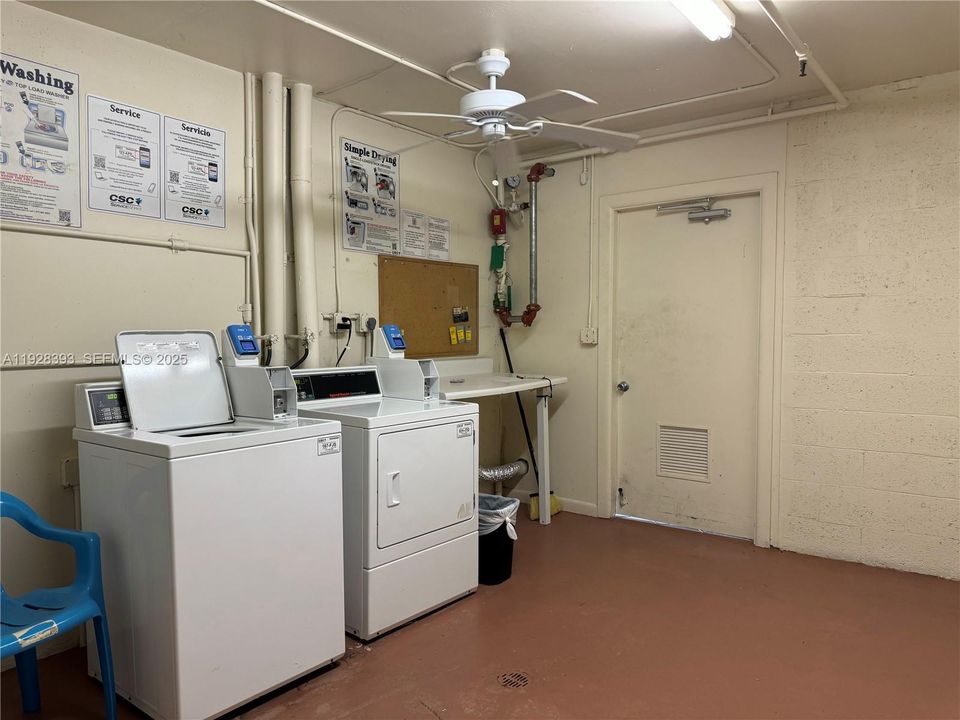 For Rent: $1,400 (1 beds, 1 baths, 720 Square Feet)