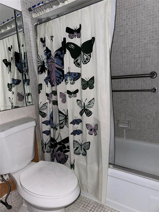 For Rent: $1,400 (1 beds, 1 baths, 720 Square Feet)