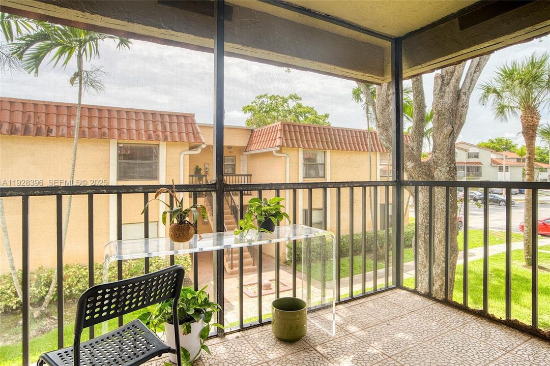 For Sale: $315,000 (3 beds, 2 baths, 993 Square Feet)