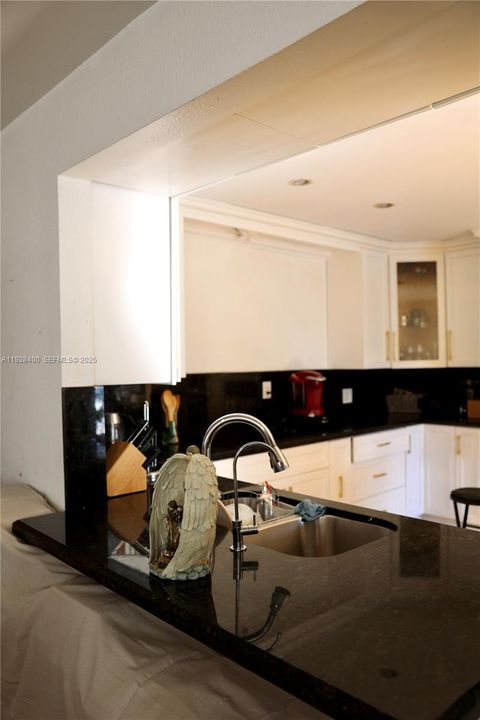 For Sale: $550,000 (3 beds, 2 baths, 1638 Square Feet)