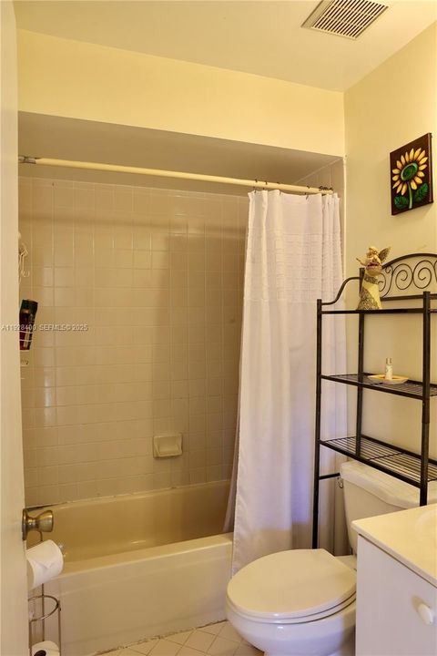 For Sale: $550,000 (3 beds, 2 baths, 1638 Square Feet)