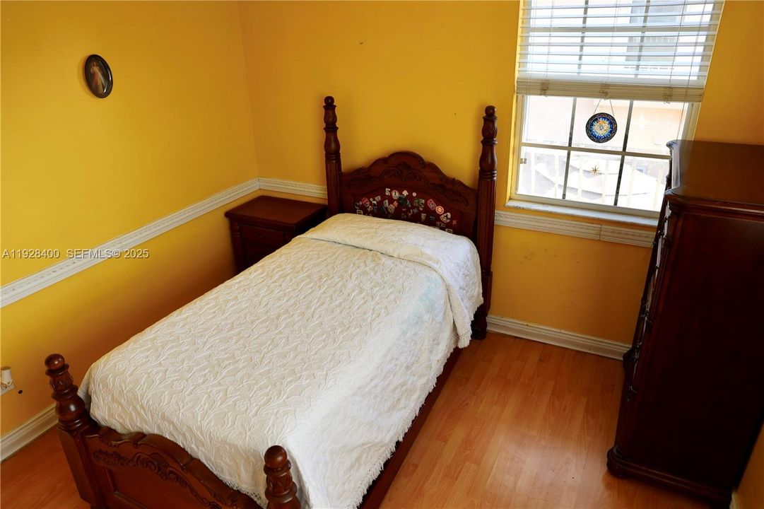 For Sale: $550,000 (3 beds, 2 baths, 1638 Square Feet)