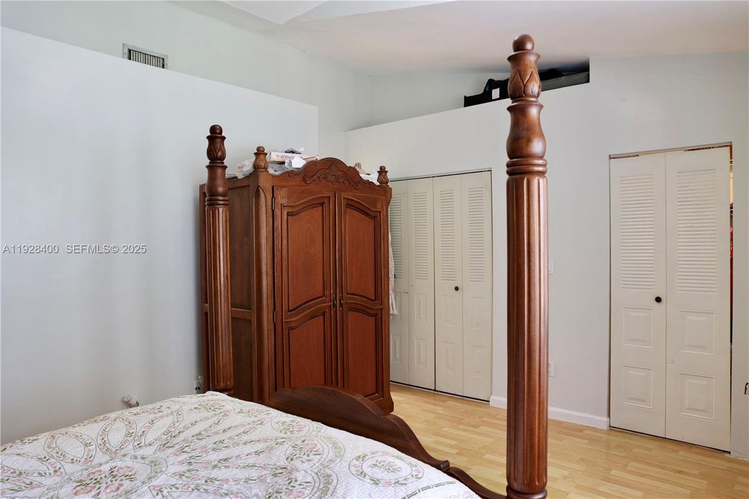 For Sale: $550,000 (3 beds, 2 baths, 1638 Square Feet)