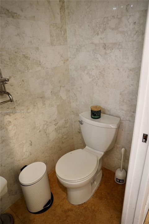 For Sale: $550,000 (3 beds, 2 baths, 1638 Square Feet)