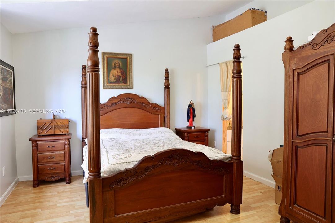 For Sale: $550,000 (3 beds, 2 baths, 1638 Square Feet)