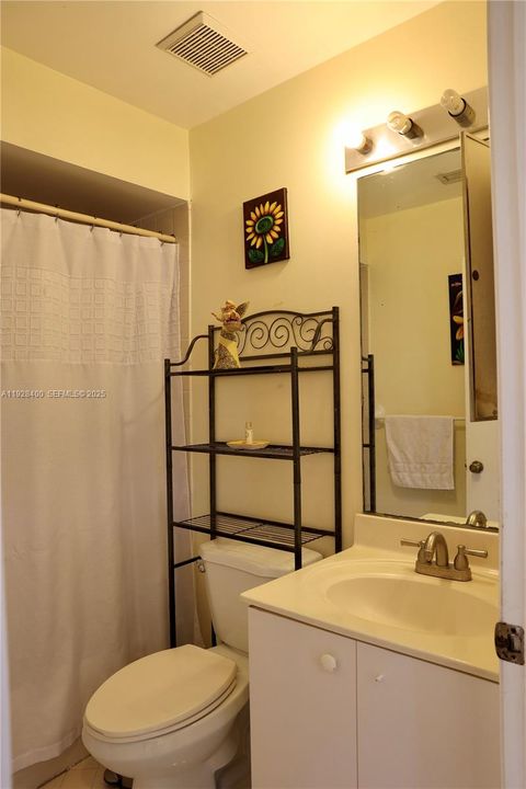 For Sale: $550,000 (3 beds, 2 baths, 1638 Square Feet)