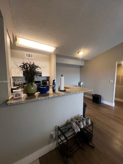 For Rent: $1,975 (1 beds, 1 baths, 805 Square Feet)