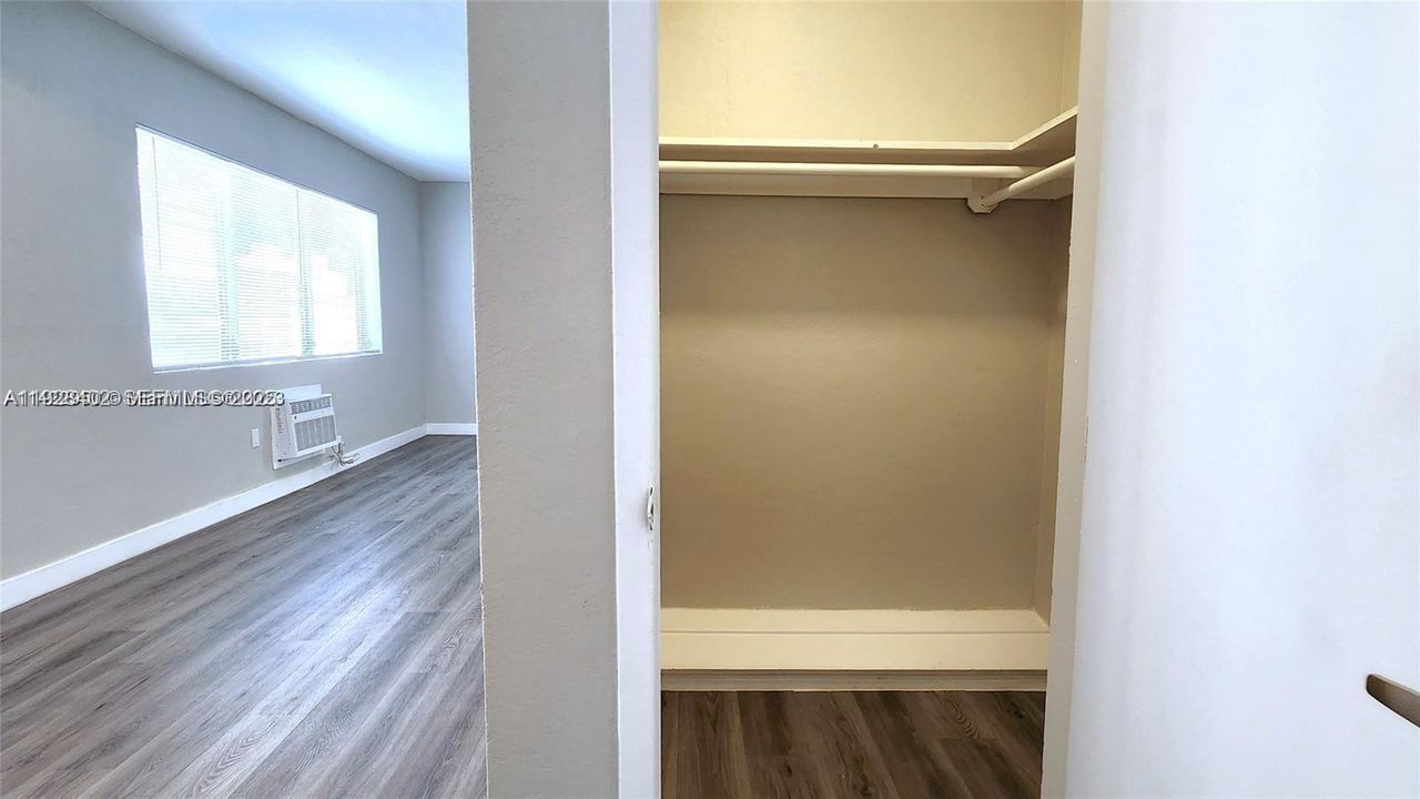 For Rent: $1,750 (0 beds, 1 baths, 550 Square Feet)