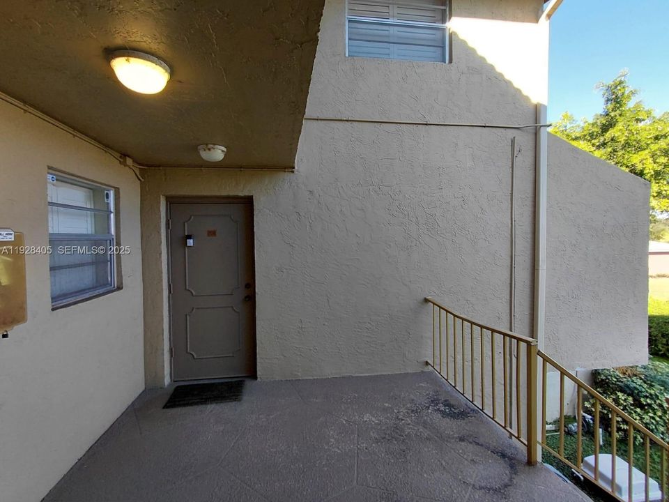 В аренду: $2,300 (2 спален, 1 ванн, 1020 Квадратных фут)