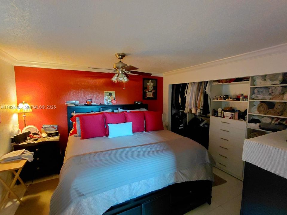 В аренду: $2,300 (2 спален, 1 ванн, 1020 Квадратных фут)