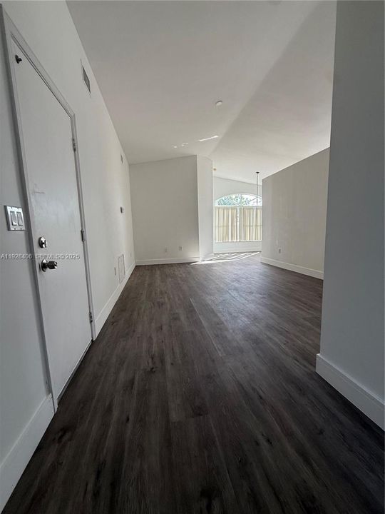 En Renta: $3,275 (3 camas, 2 baños, 1578 Pies cuadrados)