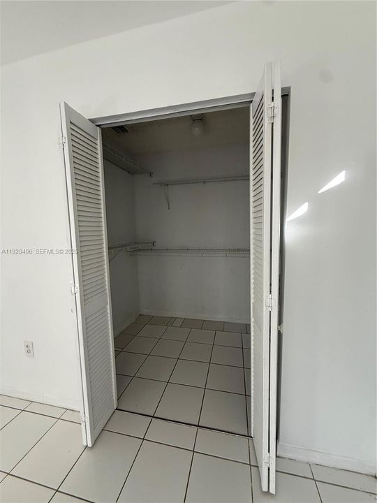 En Renta: $3,275 (3 camas, 2 baños, 1578 Pies cuadrados)