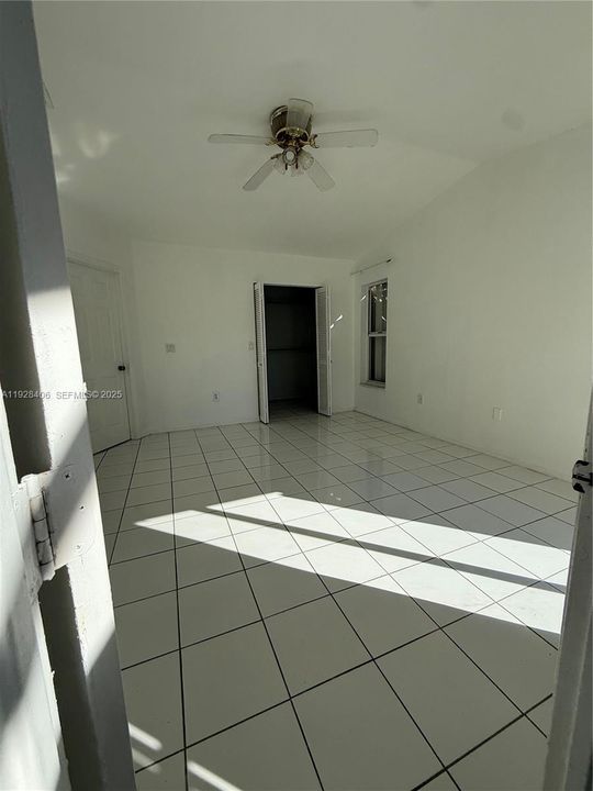 En Renta: $3,275 (3 camas, 2 baños, 1578 Pies cuadrados)