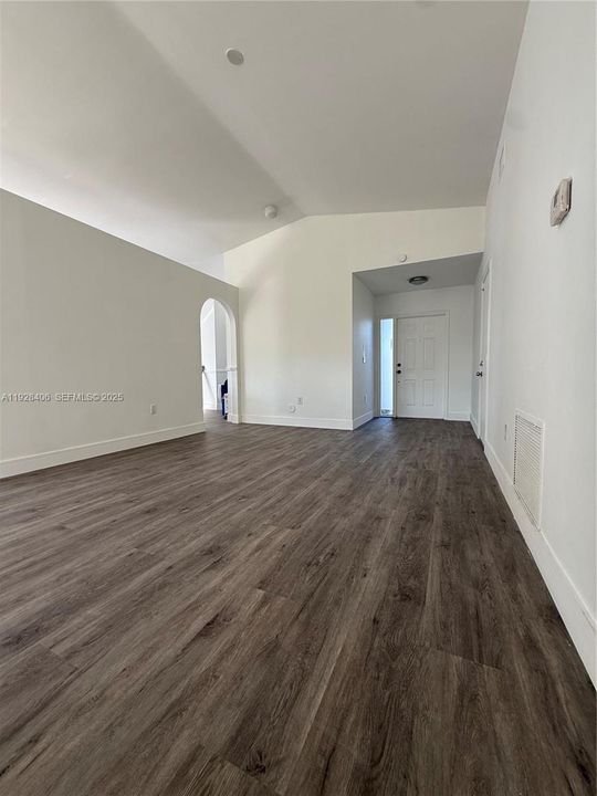 En Renta: $3,275 (3 camas, 2 baños, 1578 Pies cuadrados)