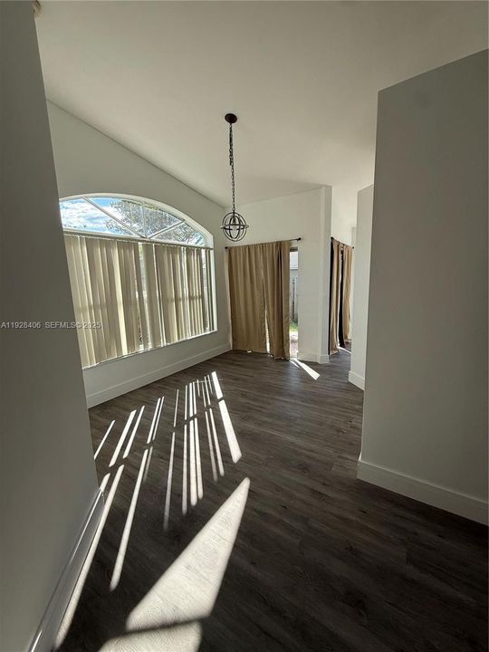 En Renta: $3,275 (3 camas, 2 baños, 1578 Pies cuadrados)