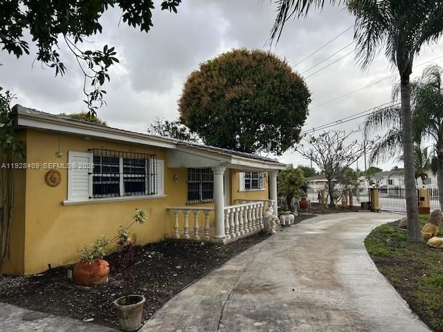 На продажу: $419,900 (4 спален, 3 ванн, 1313 Квадратных фут)