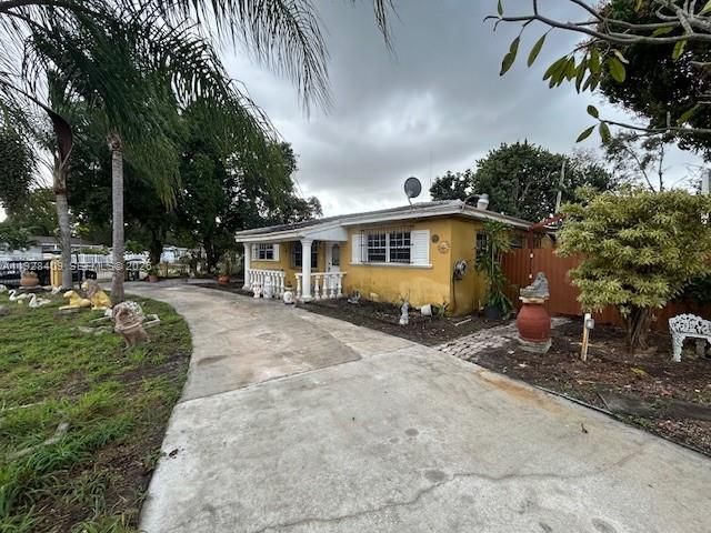 На продажу: $419,900 (4 спален, 3 ванн, 1313 Квадратных фут)