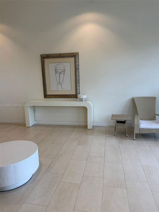 For Sale: $699,000 (1 beds, 1 baths, 800 Square Feet)