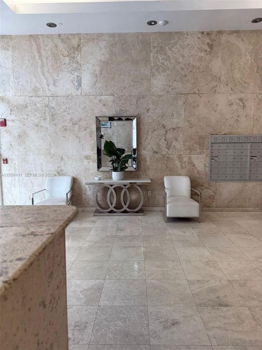 For Sale: $699,000 (1 beds, 1 baths, 800 Square Feet)