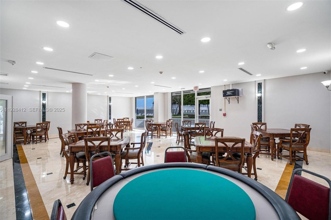 For Sale: $550,000 (2 beds, 2 baths, 1134 Square Feet)