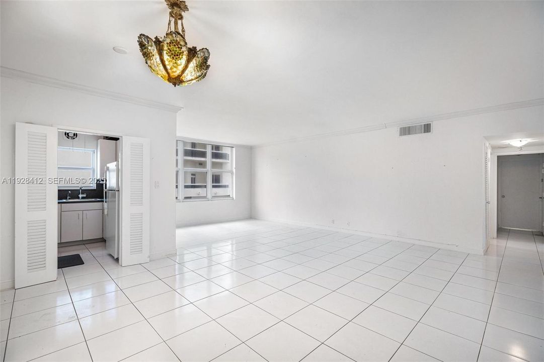 For Sale: $550,000 (2 beds, 2 baths, 1134 Square Feet)