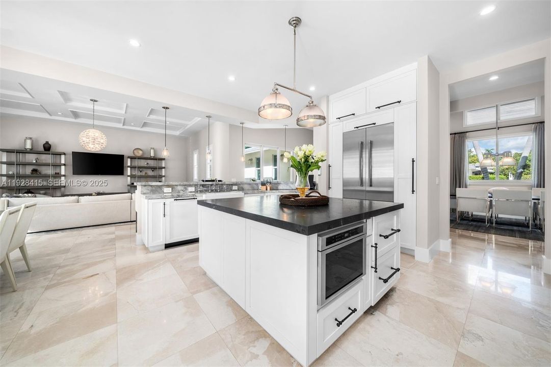 For Sale: $4,495,000 (4 beds, 4 baths, 4661 Square Feet)