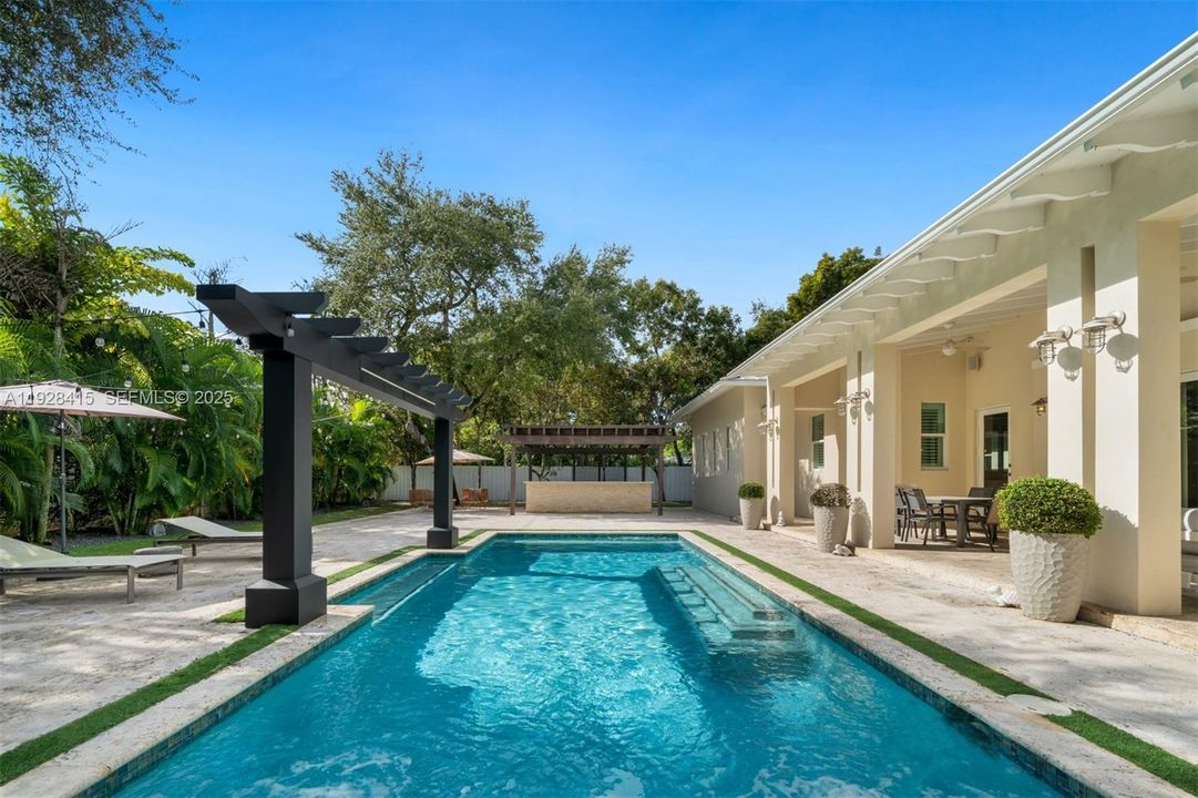 For Sale: $4,495,000 (4 beds, 4 baths, 4661 Square Feet)