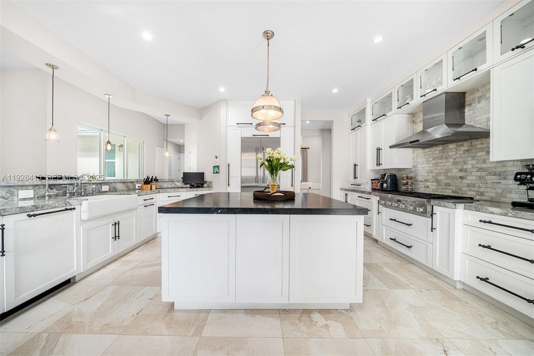 For Sale: $4,495,000 (4 beds, 4 baths, 4661 Square Feet)