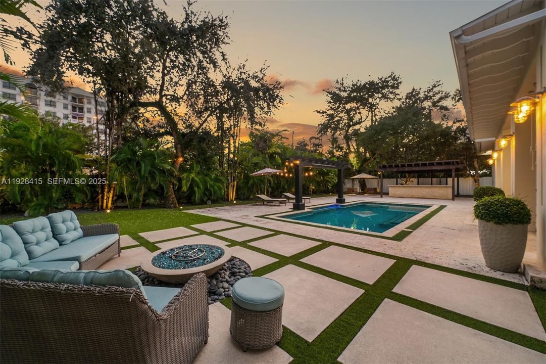 For Sale: $4,495,000 (4 beds, 4 baths, 4661 Square Feet)