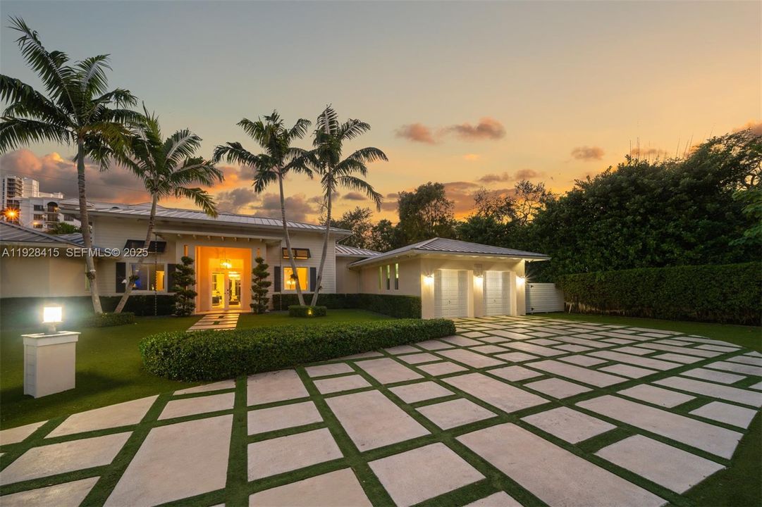 For Sale: $4,495,000 (4 beds, 4 baths, 4661 Square Feet)