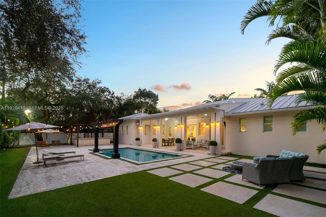 For Sale: $4,495,000 (4 beds, 4 baths, 4661 Square Feet)