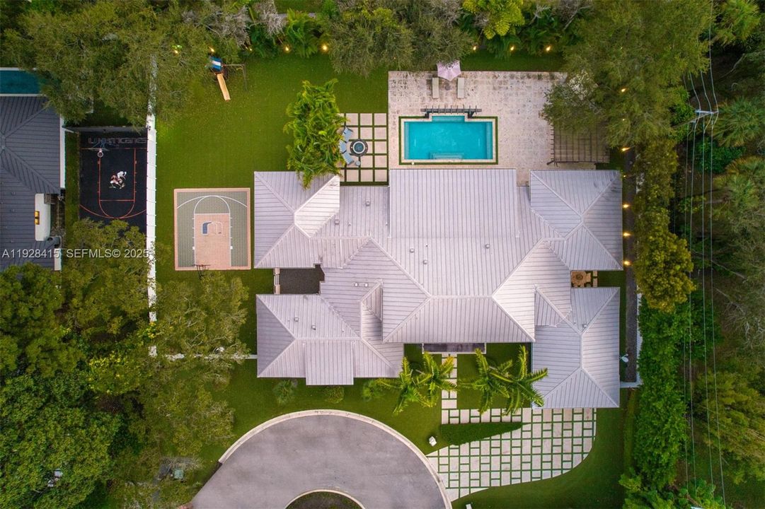 For Sale: $4,495,000 (4 beds, 4 baths, 4661 Square Feet)