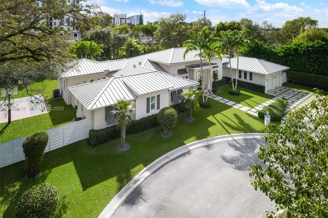 For Sale: $4,495,000 (4 beds, 4 baths, 4661 Square Feet)