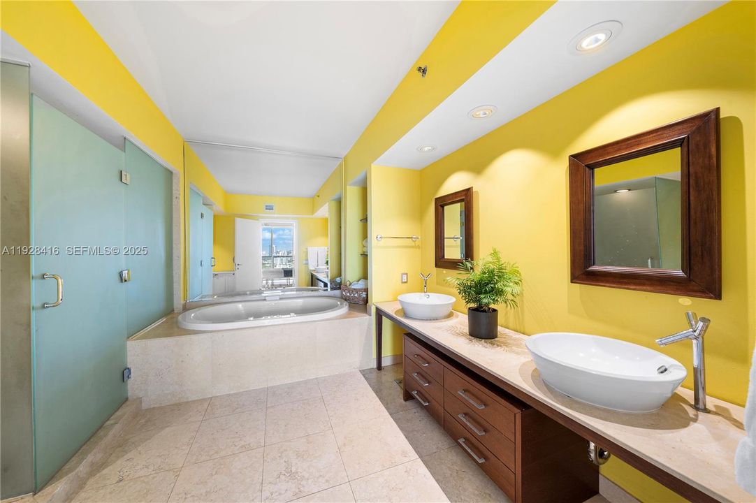 В аренду: $11,500 (2 спален, 2 ванн, 1370 Квадратных фут)