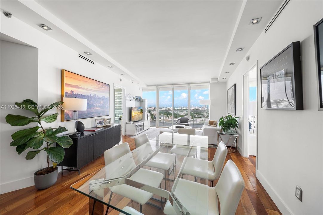 В аренду: $11,500 (2 спален, 2 ванн, 1370 Квадратных фут)