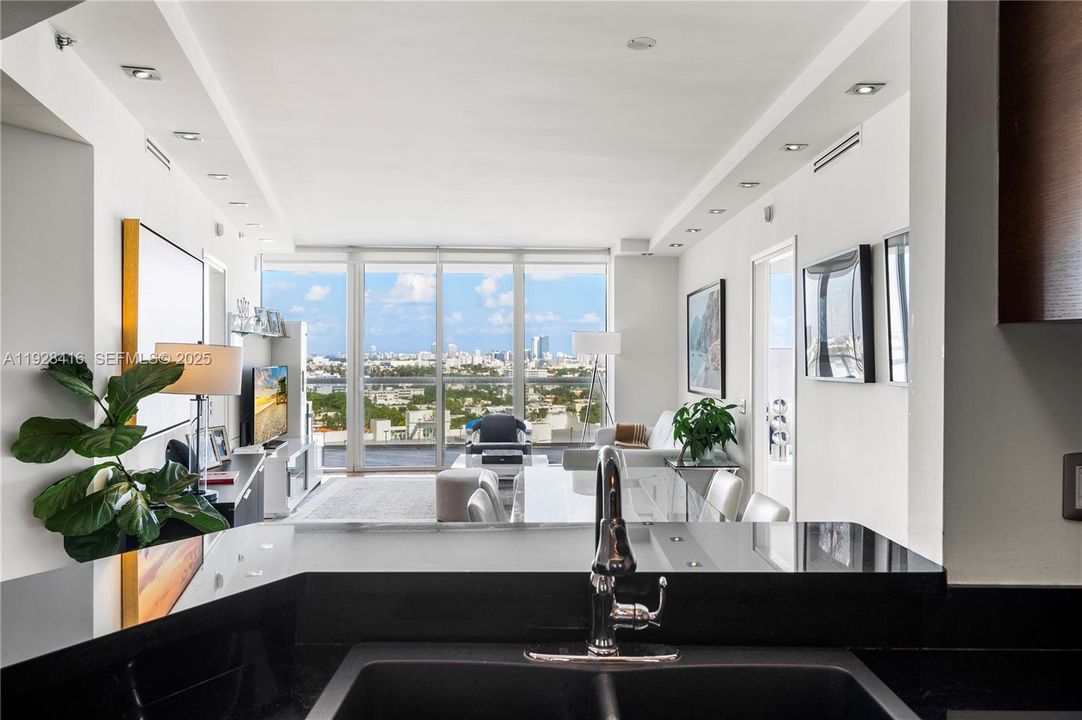 В аренду: $11,500 (2 спален, 2 ванн, 1370 Квадратных фут)