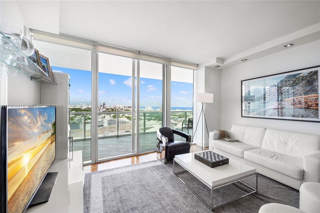 В аренду: $11,500 (2 спален, 2 ванн, 1370 Квадратных фут)