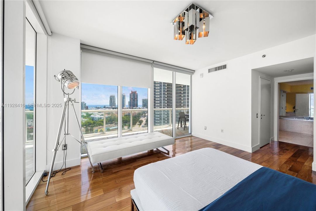 В аренду: $11,500 (2 спален, 2 ванн, 1370 Квадратных фут)