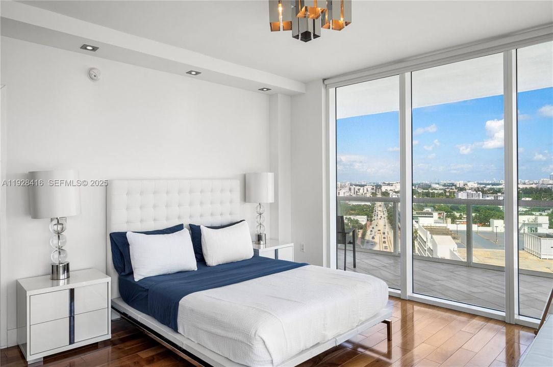 В аренду: $11,500 (2 спален, 2 ванн, 1370 Квадратных фут)