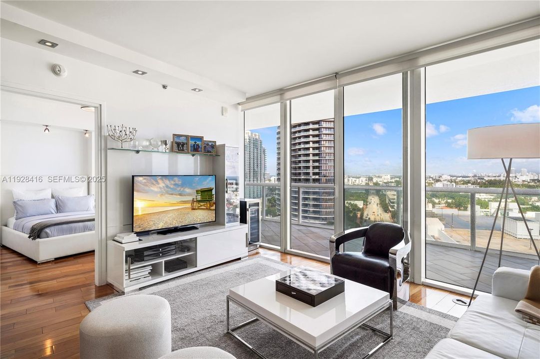 В аренду: $11,500 (2 спален, 2 ванн, 1370 Квадратных фут)