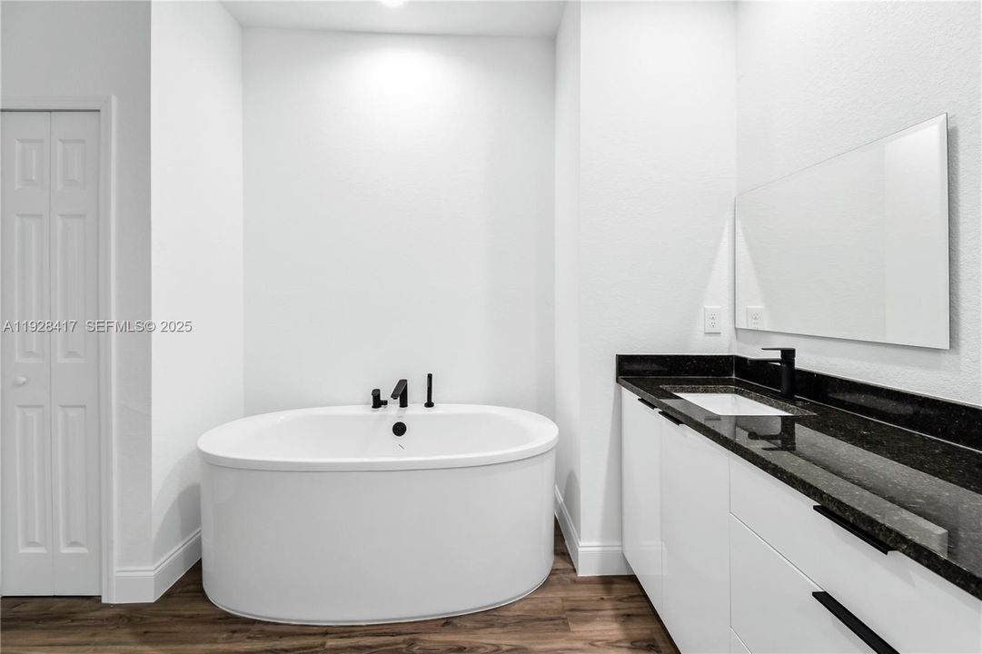 На продажу: $349,900 (3 спален, 2 ванн, 0 Квадратных фут)