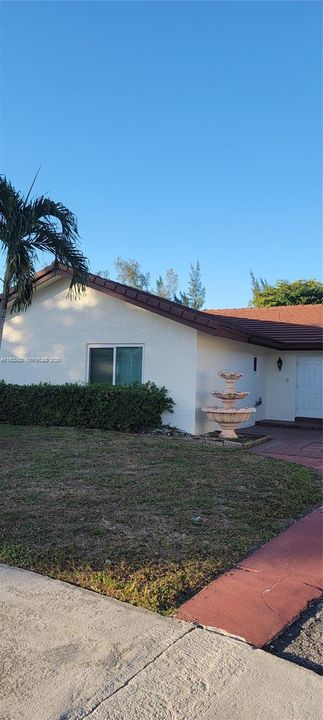 For Sale: $750,000 (4 beds, 3 baths, 2217 Square Feet)