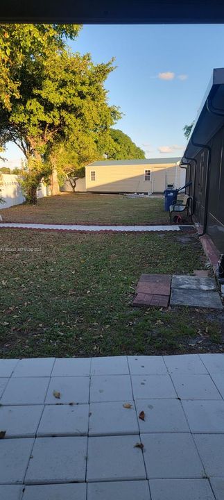 For Sale: $750,000 (4 beds, 3 baths, 2217 Square Feet)