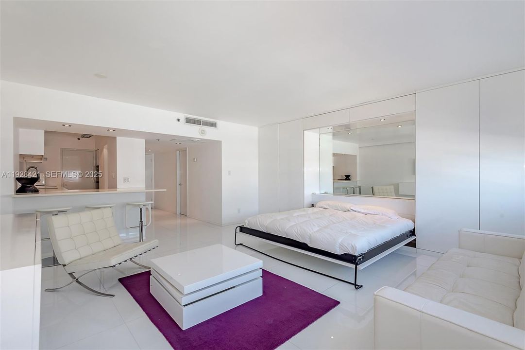 For Rent: $2,500 (0 beds, 1 baths, 550 Square Feet)