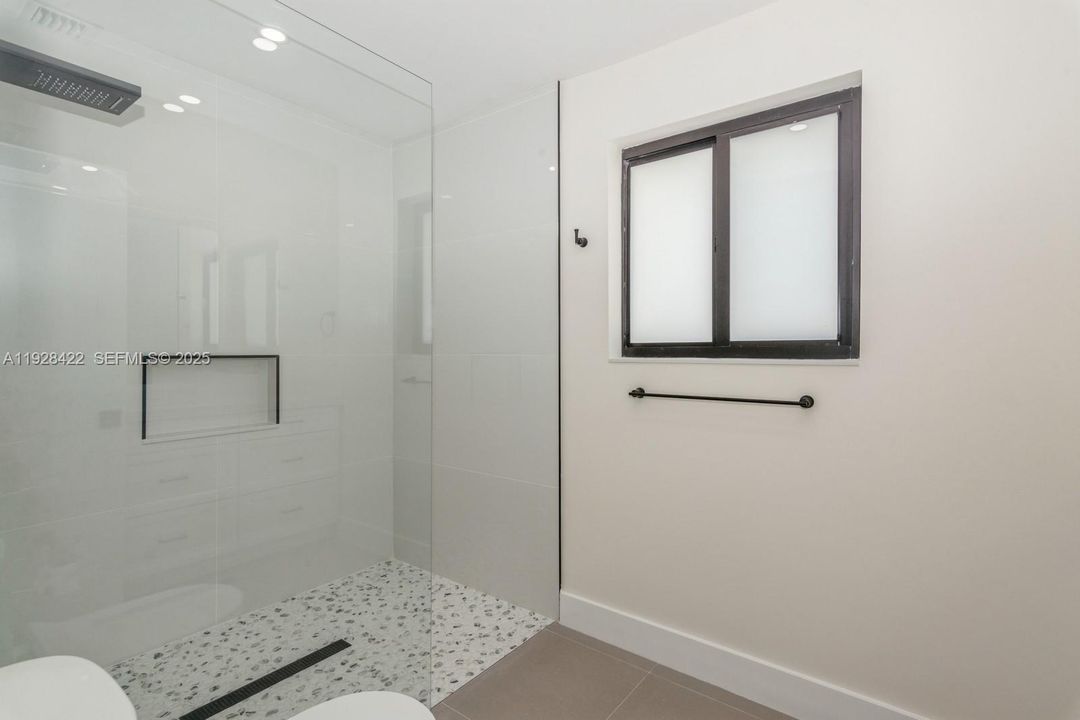 В аренду: $8,500 (4 спален, 3 ванн, 2403 Квадратных фут)