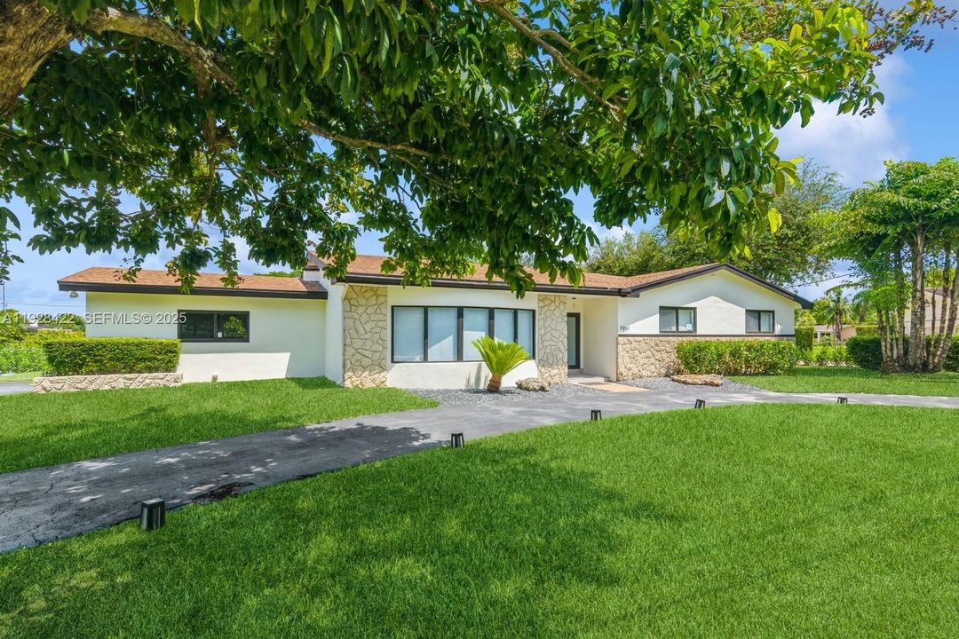 В аренду: $8,500 (4 спален, 3 ванн, 2403 Квадратных фут)