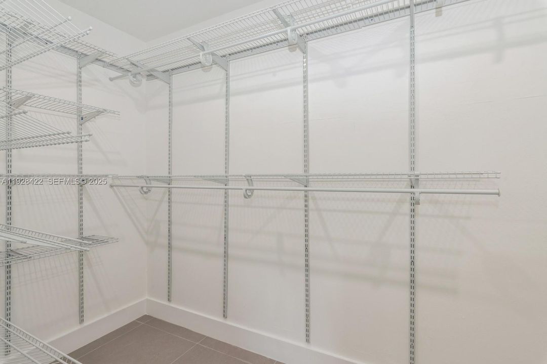 В аренду: $8,500 (4 спален, 3 ванн, 2403 Квадратных фут)