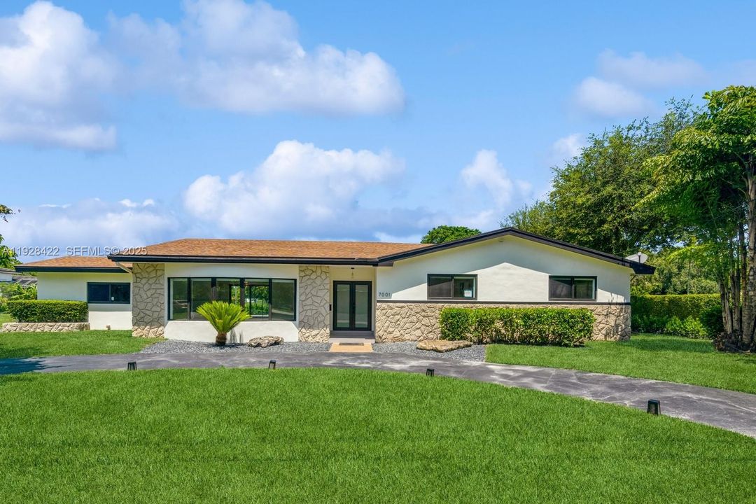 В аренду: $8,500 (4 спален, 3 ванн, 2403 Квадратных фут)