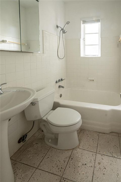 En Venta: $230,000 (1 camas, 1 baños, 610 Pies cuadrados)