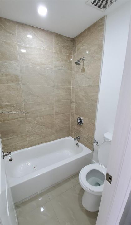 For Rent: $2,250 (2 beds, 2 baths, 856 Square Feet)